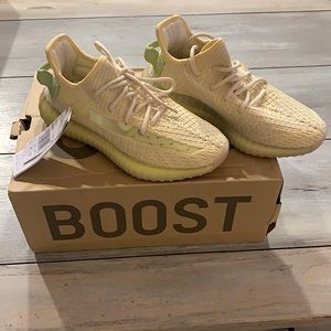 Yeezy Boost 350 V2
